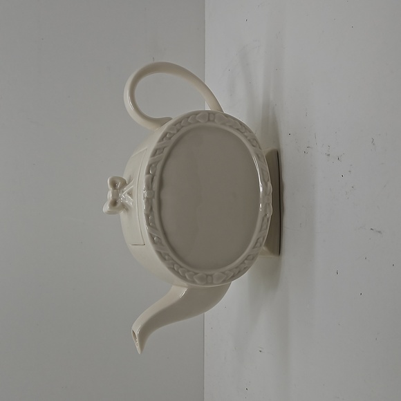 Godinger Kitchen Godinger Bow Cream Colored Teapot Nwt Poshmark